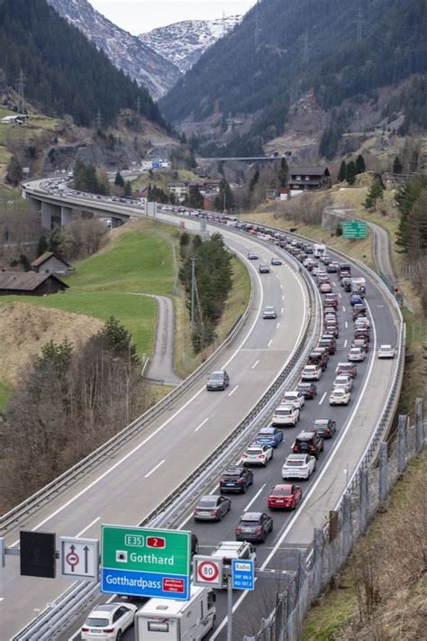 stau gotthard ostern 2022